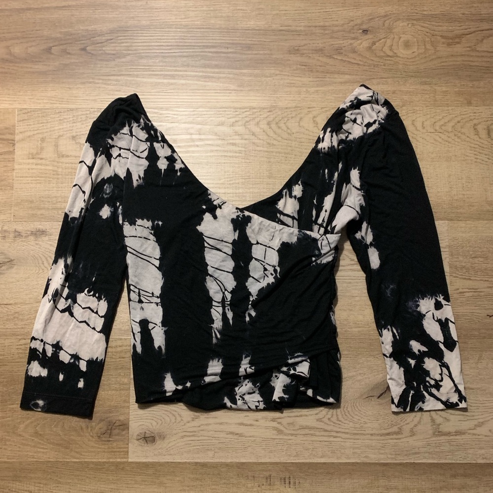Anthropology Gypsy 05 cropped acid wash tye dye shirt